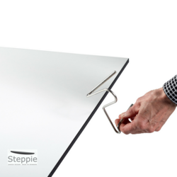 Steppie hook for table